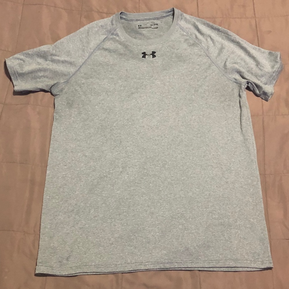 Men’s UA shirt